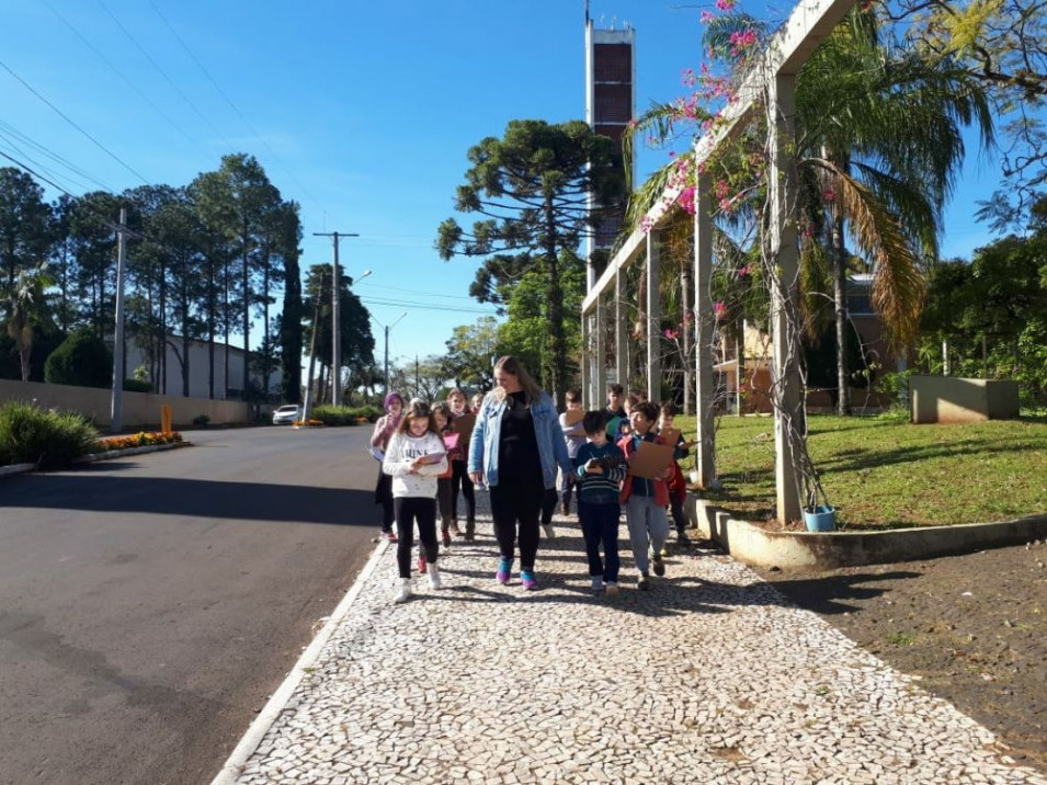 Turma do 3º ano expõem suas maquetes de diferentes bairros