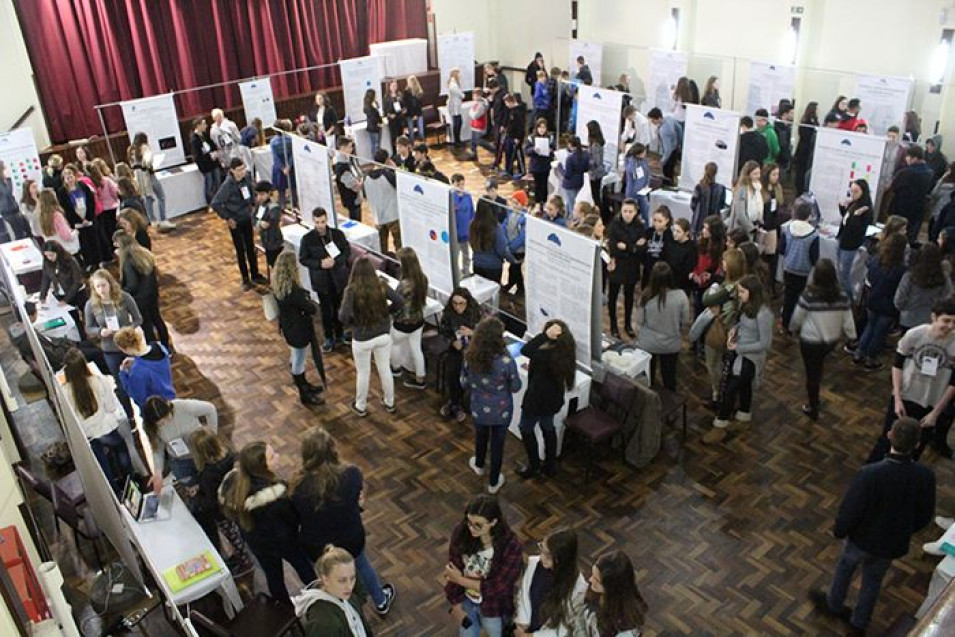 Projetos do 2º ano são expostos na VI Mostra de Iniciação Científica