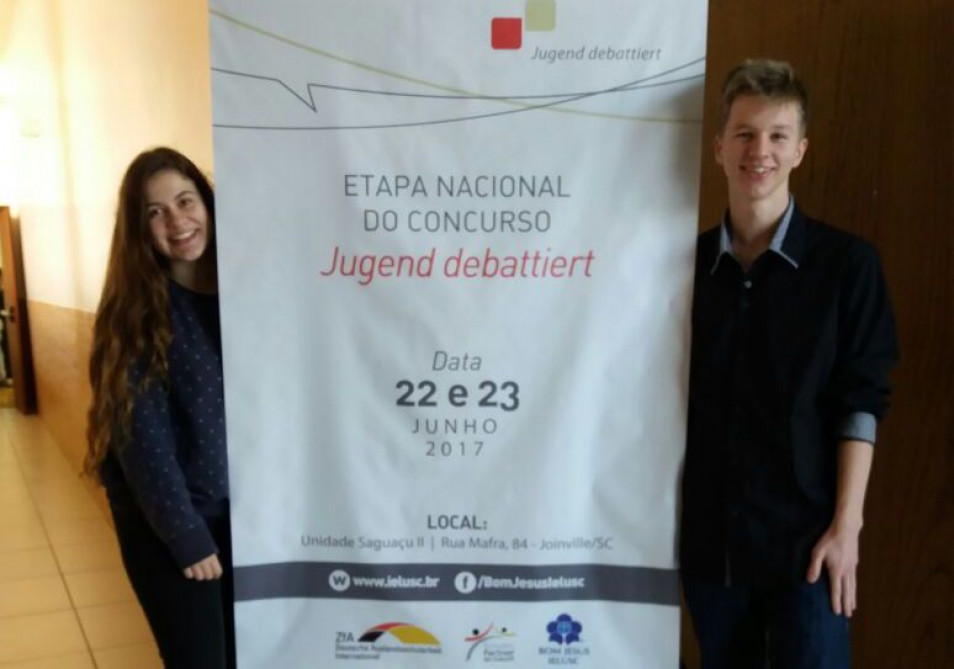 Alunos participam do Jugend Debattiert