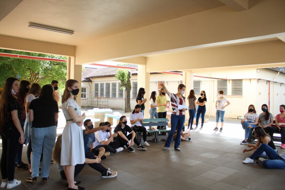 Aula de Princípios da Educação Infantil trabalha jogos criados pelos alunos