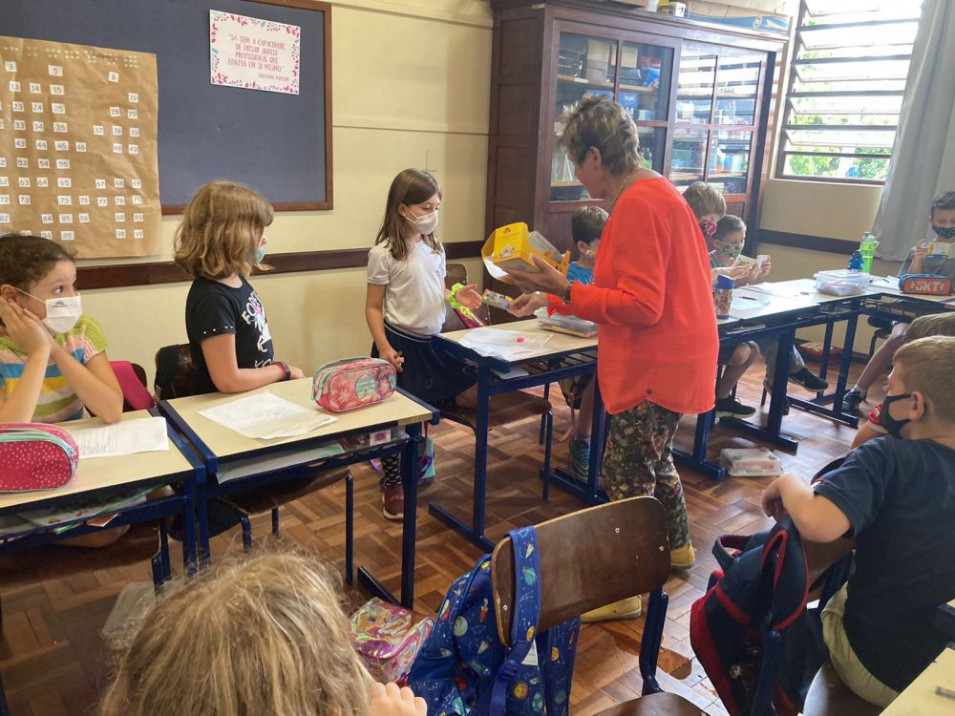 Turma do 2º ano do Currículo Bilíngue recebe visita da Alemanha