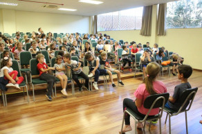 Estudantes participam do Soletrando em Língua Alemã