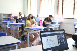 Empresa Evolucional realiza Live com turmas dos 3ºs anos do EM e do CN