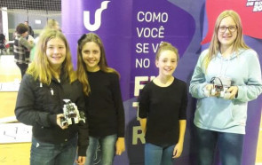 Duas equipes femininas do Instituto Ivoti participam da OBR