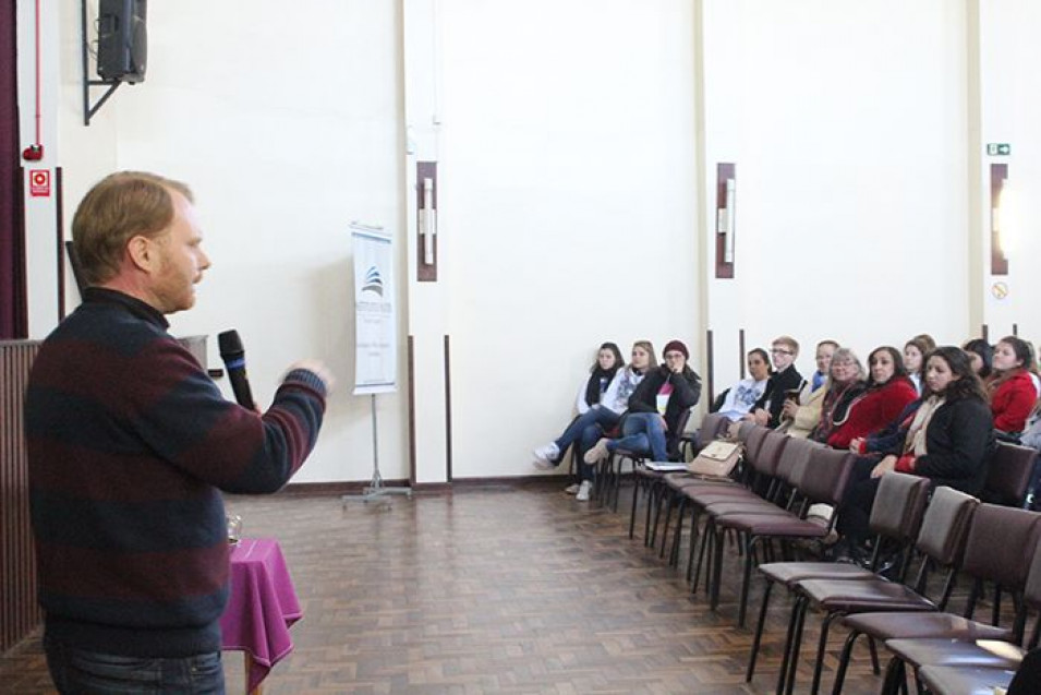 Seminário de Licenciatura reúne turmas de cinco escolas da região