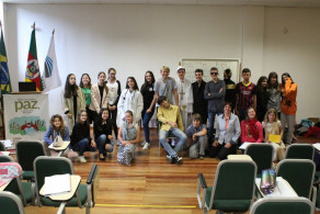 Heróis do cotidiano tomam conta das aulas do Instituto Ivoti