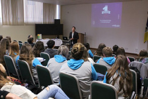 Terceiros anos têm palestra sobre universidades