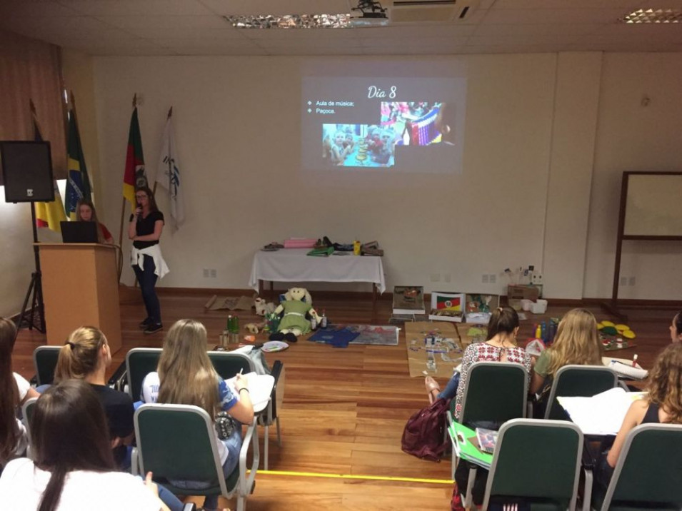 Estudantes socializam vivências de Pré-Estágio