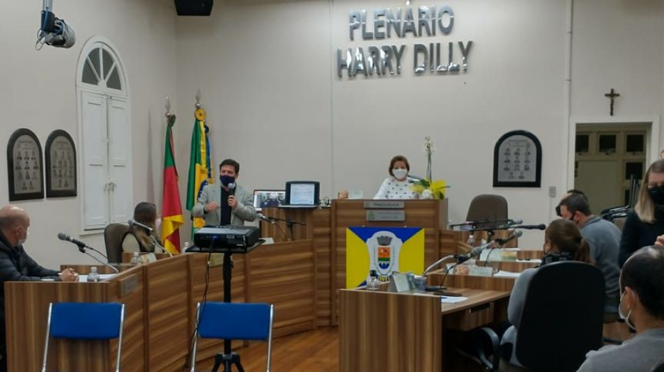Diretor do Instituto Ivoti participa de sessão da Câmara de Vereadores