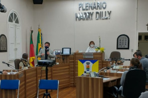 Diretor do Instituto Ivoti participa de sessão da Câmara de Vereadores