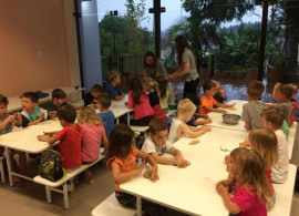 Nas férias, vir para a escola é ainda mais divertido