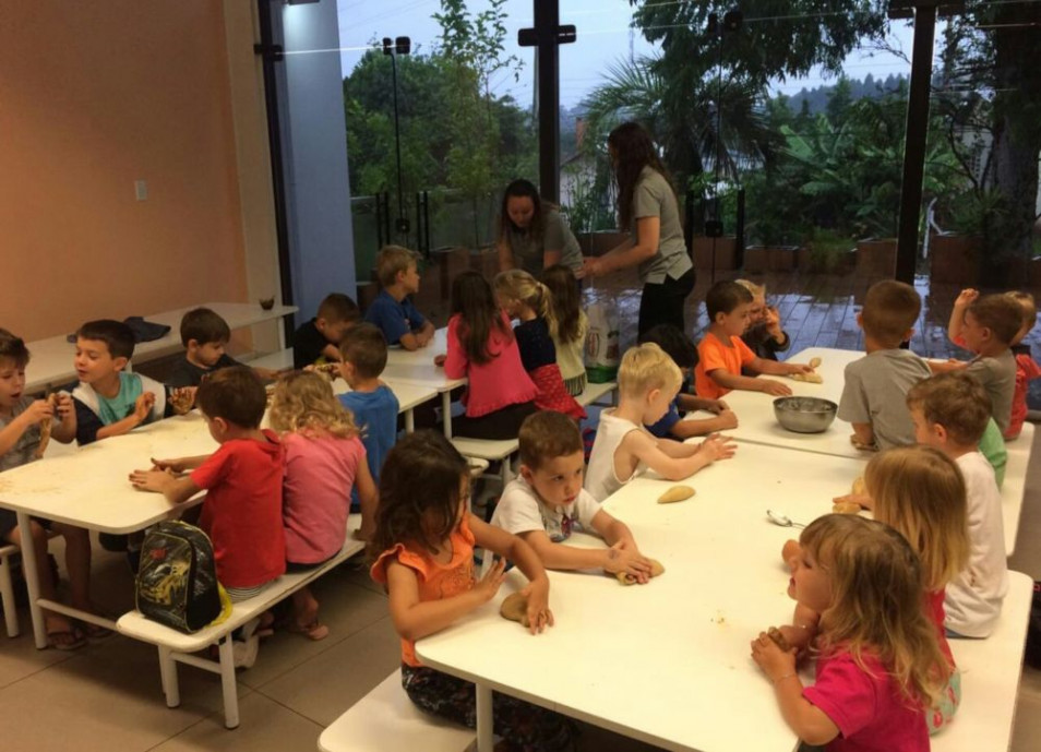 Nas férias, vir para a escola é ainda mais divertido
