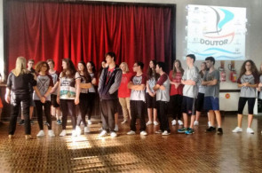 Alunos dos 9ºs anos fazem passeio para Pomerode