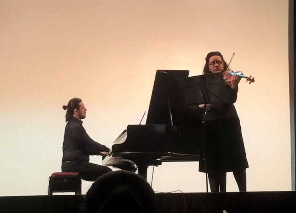 Pianistas e violinistas marcam a noite do Instituto Ivoti