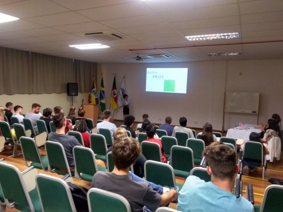 Alunos dos Cursos Técnicos apresentam Projetos para as Bancas