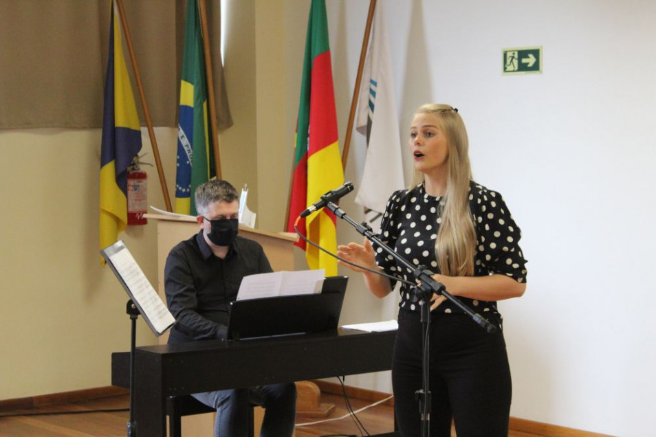 Estudantes do Coral do Instituto Ivoti realizam Sarau de performance