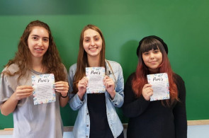 Alunas fazem trabalho sobre Plantas Alimentícias Não Convencionais