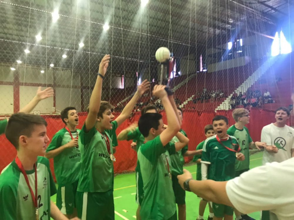 Vôlei Infantil Masculino é tricampeão do Intercolegial
