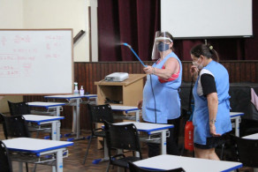 Higienização dos espaços traz segurança no retorno presencial dos alunos