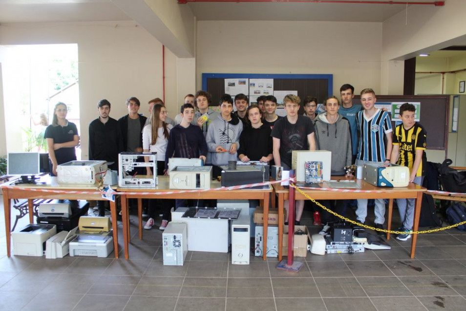 Alunos arrecadam 200 quilos de material eletrônico para descarte