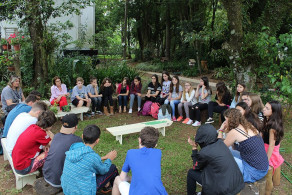 Turmas visitam Herbário para concluir estudo sobre o Reino das Plantas