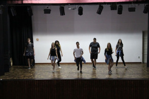 Alunos apresentam coreografias das aulas de Educação Física
