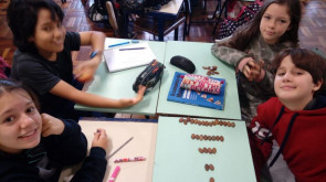 Turma do 6º ano constrói divisores com sementes