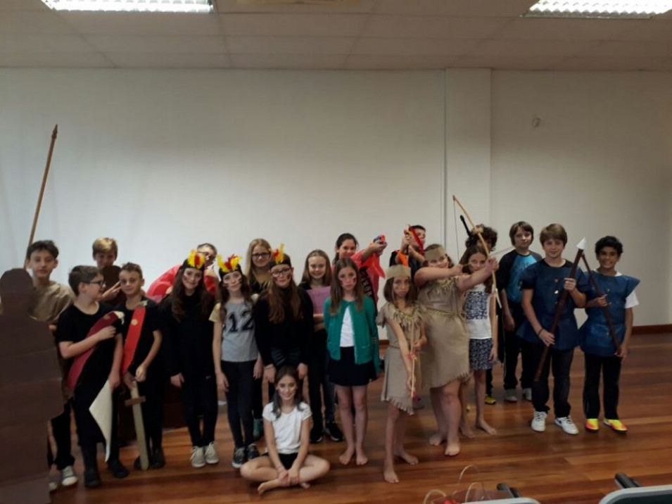 Teatro sobre as Missões Jesuítas é apresentado por alunos do 5° ano
