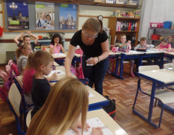 Turma do 1º ano tem aula com acadêmica alemã