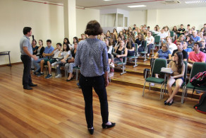 Encontro para esclarecer dúvidas sobre fazer uma faculdade no exterior