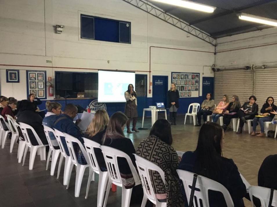 Professoras do Instituto Ivoti realizam formação em Parobé