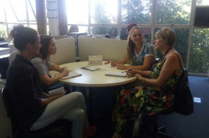 Projeto Feira Vai à Escola envolve acadêmicos de Letras