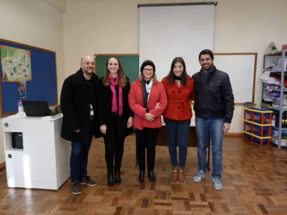 Acadêmicas de Pedagogia apresentam trabalho de conclusão