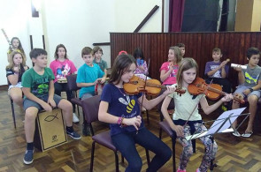 Turmas do 5º ano se organizam para tocar Beethoven