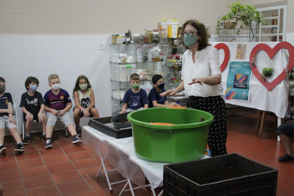 Turmas dos Anos Iniciais tem aula sobre amor e vida no Programa Herbário