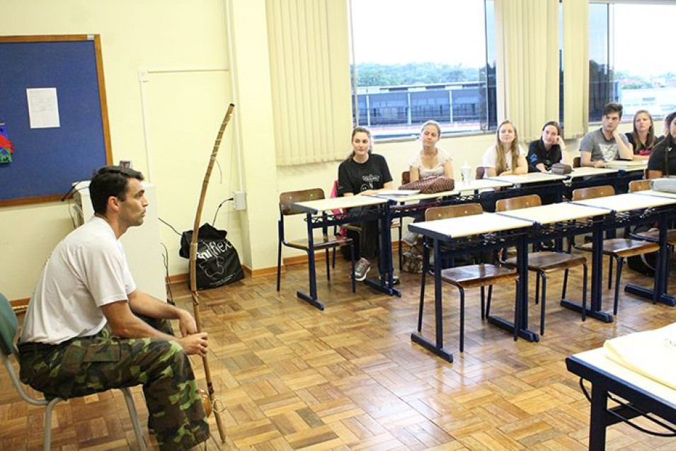 Oficina de Capoeira marca aula do Ensino Superior