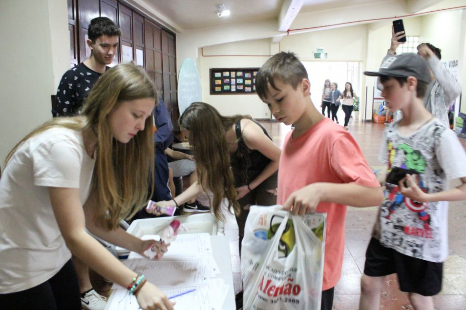 Grêmio Estudantil Gustavo Adolfo promove ação pelo Dia da Criança