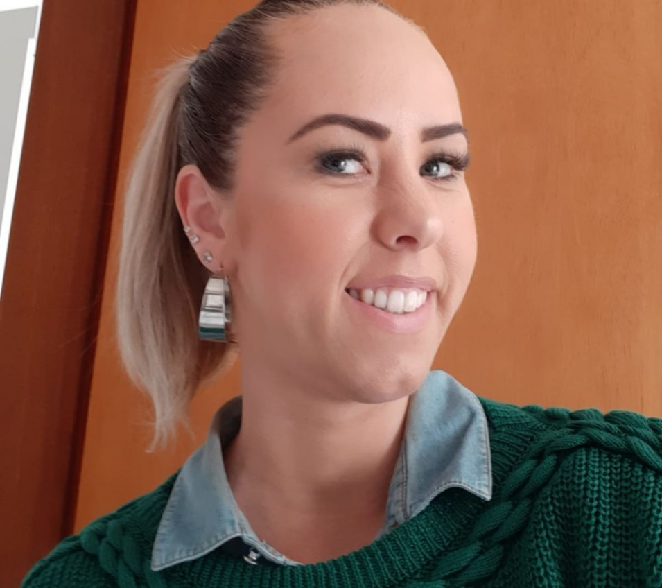 Professora do Idiomas recebe certificação do Teaching Knowledge Test