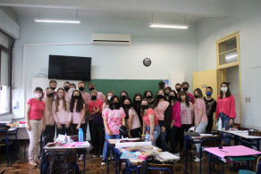 Turma do Ensino Médio cria cartazes de conscientização do Outubro Rosa