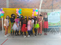 Alunos do Curso Normal Levam projeto Brinca Comigo para escolas da região