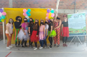 Alunos do Curso Normal Levam projeto Brinca Comigo para escolas da região