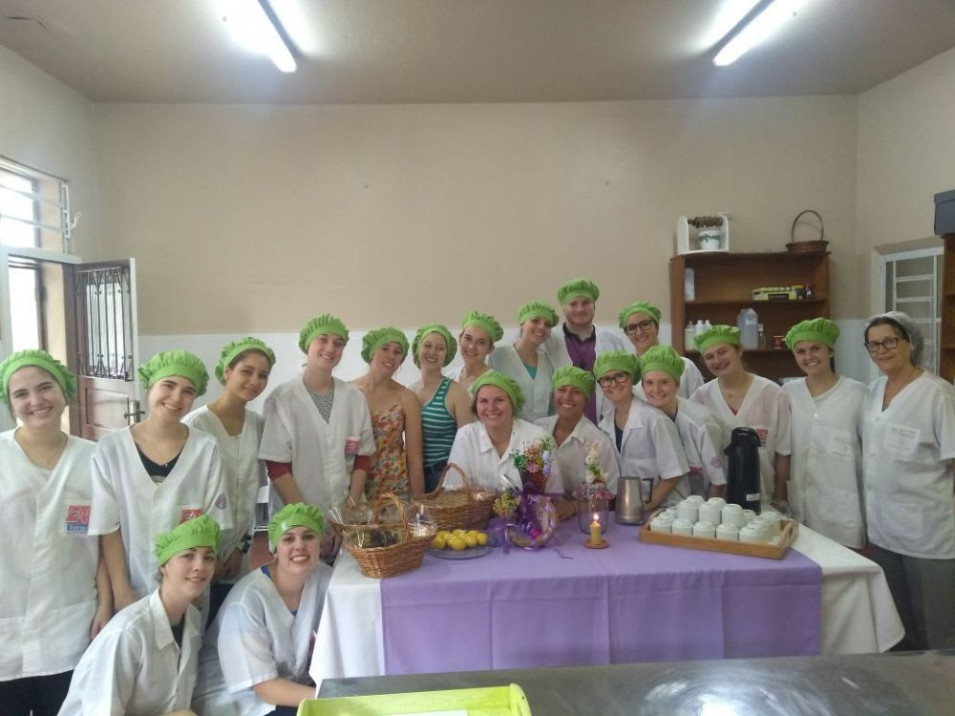 Oficina de bolachas com estagiários do Curso Normal