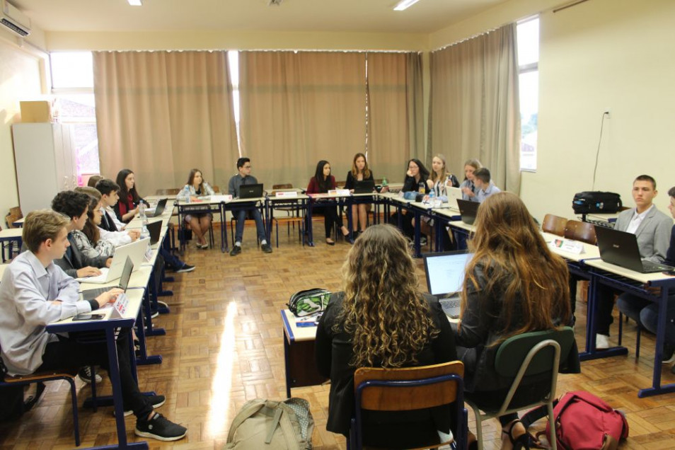 Alunos do Instituto Ivoti promovem nova edição do Model United Nation