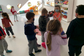 Gruppe 4 cria projeto inspirado na história Conni kommt in den Kindergarten