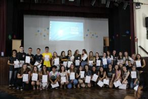 Turmas dos 3ºs anos se despediram do Instituto Ivoti