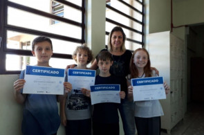 Alunos do 5º ano recebem certificados de Olimpíada de Raciocínio