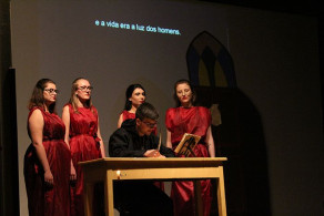 Peça de teatro marca noite das comemorações pelos 500 anos da Reforma