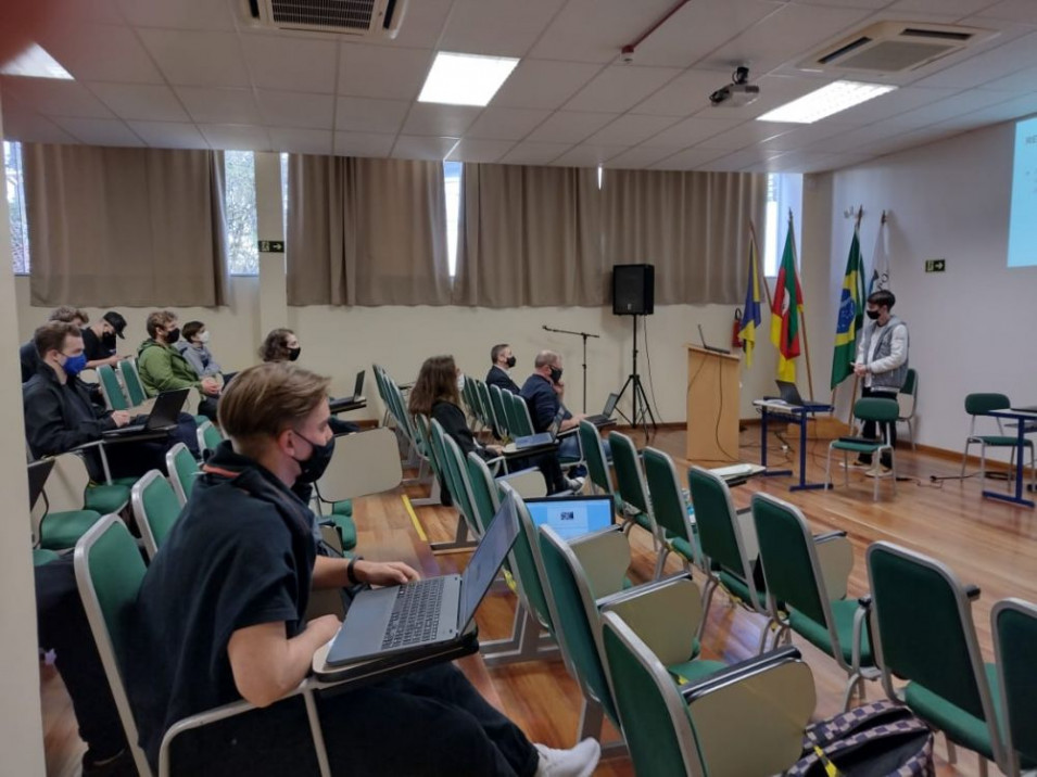 Turma do Curso Técnico em Informática apresenta projeto de final de Curso