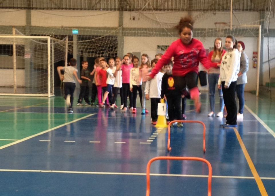 Alunos do 2º ano participam do Miniatletismo Escolar