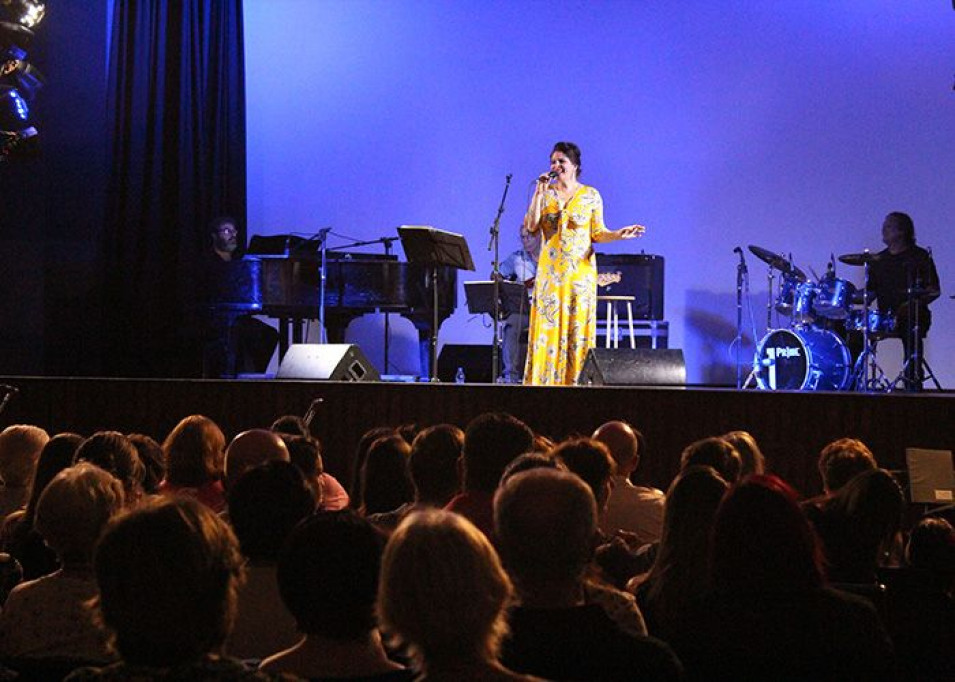 Noite de música internacional no Instituto Ivoti